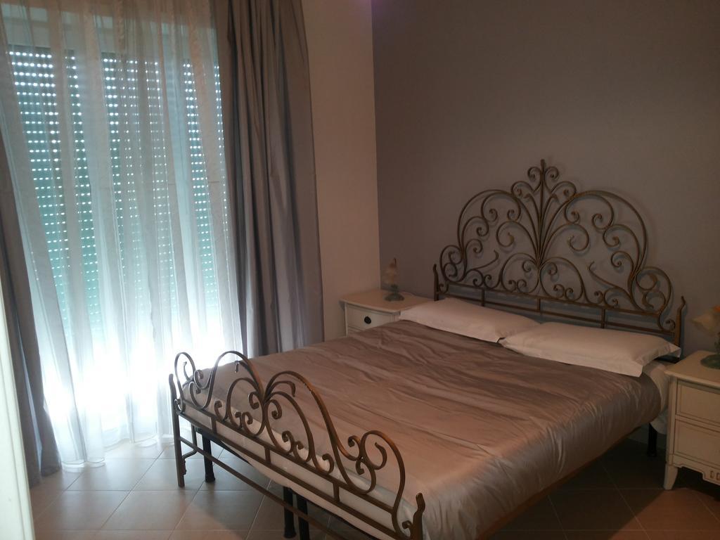 Bed and Breakfast Il Giglio Marino à Gaète Chambre photo